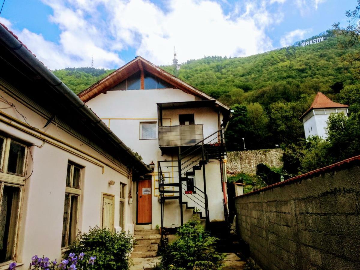 Downtown Hostel Braşov Dış mekan fotoğraf